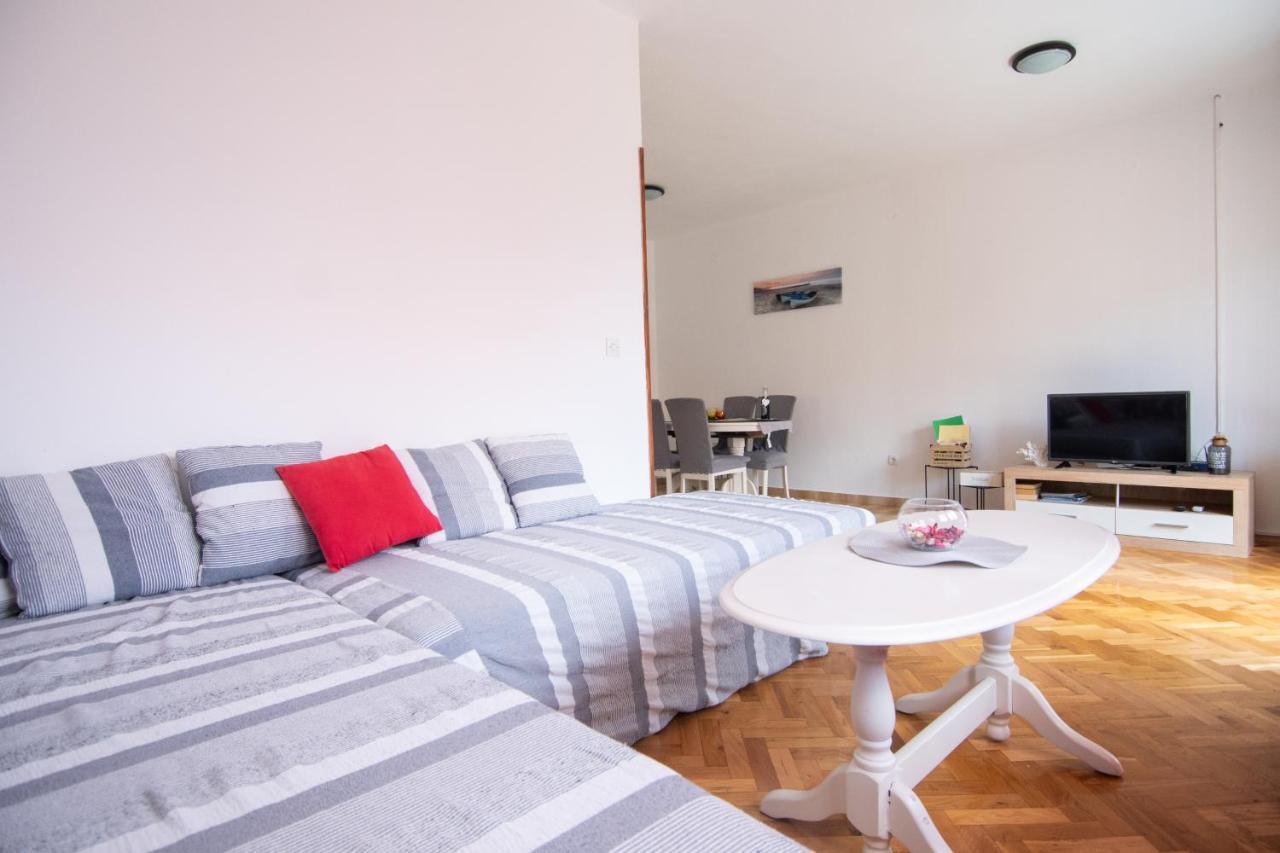 Apartmani Ivana Kaštela Exterior foto