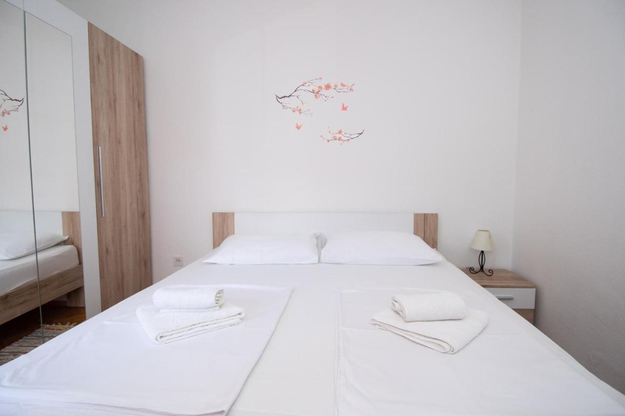 Apartmani Ivana Kaštela Exterior foto